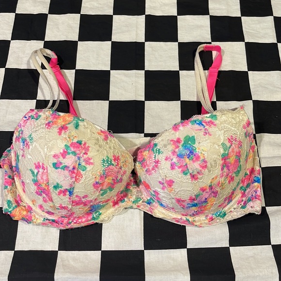 Victorias Secret Push-Up Balcony Bras - Size 36C - Picture 8 of 8